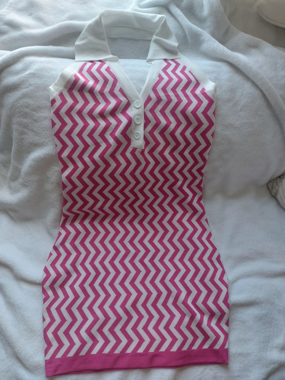 Amazon Pink and White Chevron Backless Halter Dress M